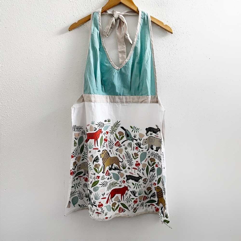 NOW DESIGNS Floral & Animals Print V-Neck Apron